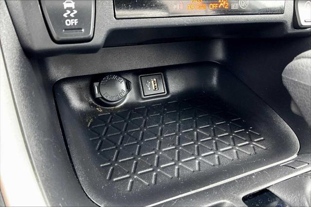 Photo of 2024 Ice Cap Toyota RAV4