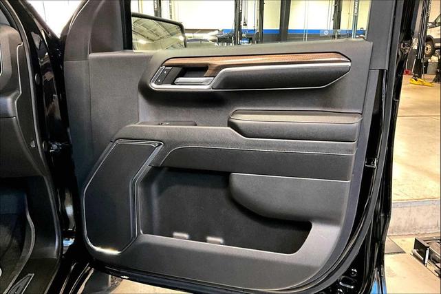 Photo of 2024 Black Chevrolet Silverado 1500