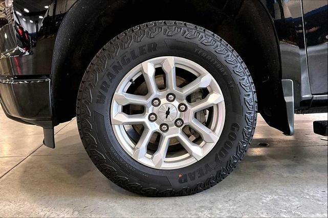 Photo of 2024 Black Chevrolet Silverado 1500
