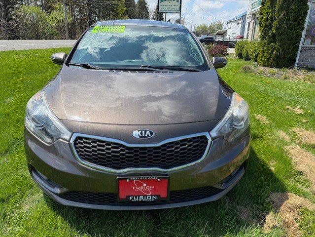 Photo of 2014 Metallic Bronze Kia Forte