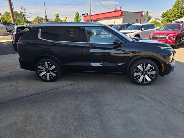 Photo of 2025 Black Mitsubishi Outlander