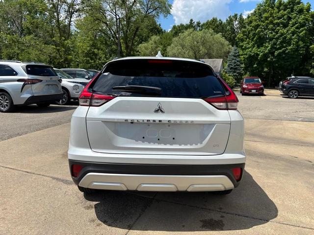 Photo of 2025 White Diamond Mitsubishi Eclipse Cross