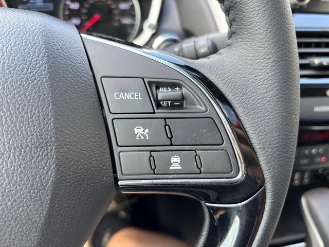 Photo of 2025 White Diamond Mitsubishi Eclipse Cross
