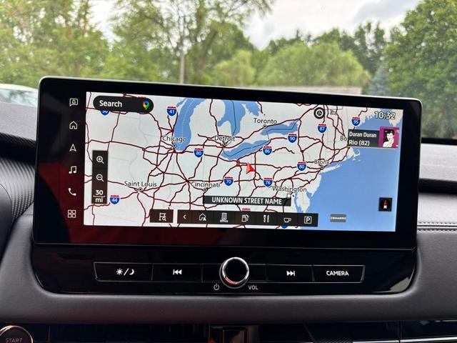 Photo of 2025 White Mitsubishi Outlander