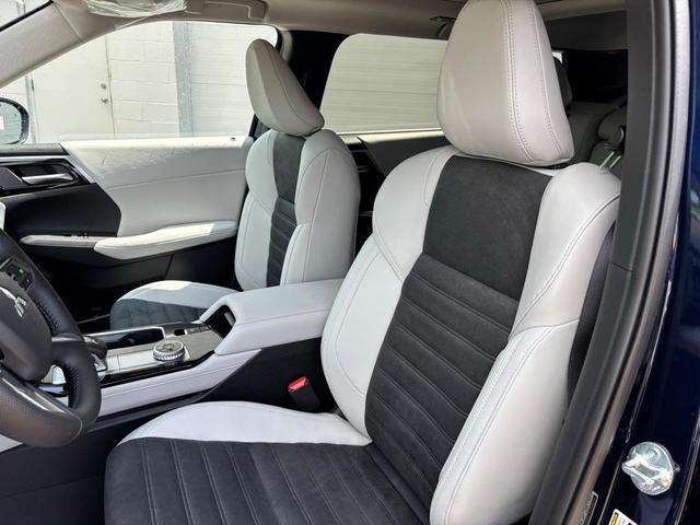 Photo of 2025 Blue Mitsubishi Outlander