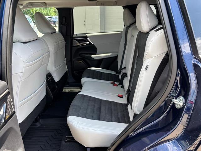Photo of 2025 Blue Mitsubishi Outlander