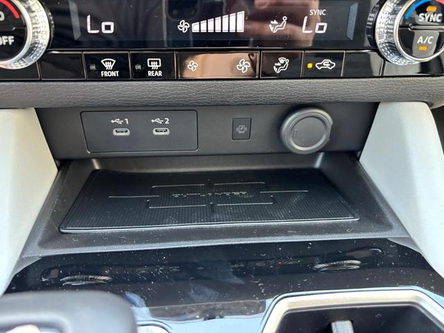 Photo of 2025 Blue Mitsubishi Outlander