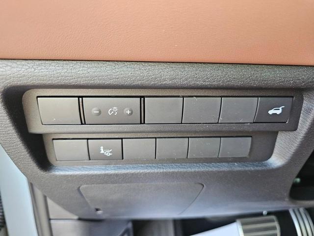 Photo of 2025 Gray Mitsubishi Outlander