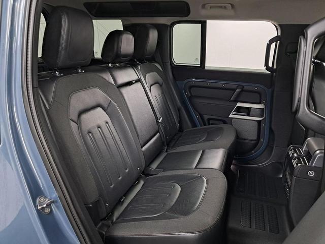 Photo of 2020 Tasman Blue Metallic Land Rover Defender