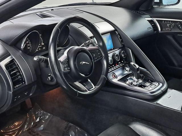 Photo of 2018 Fuji White Jaguar F-TYPE