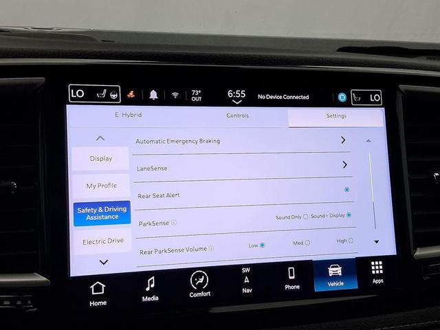 Photo of 2024 Bright White Clearcoat Chrysler Pacifica Hybrid