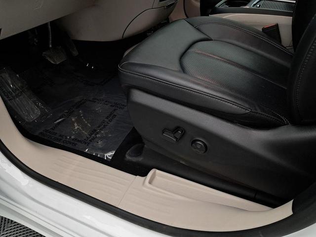 Photo of 2024 Bright White Clearcoat Chrysler Pacifica Hybrid
