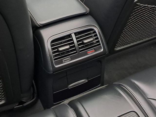Photo of 2015 Daytona Gray Pearl Effect/Black Roof Audi S5