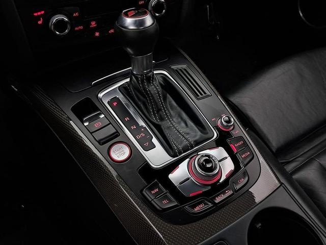 Photo of 2015 Daytona Gray Pearl Effect/Black Roof Audi S5