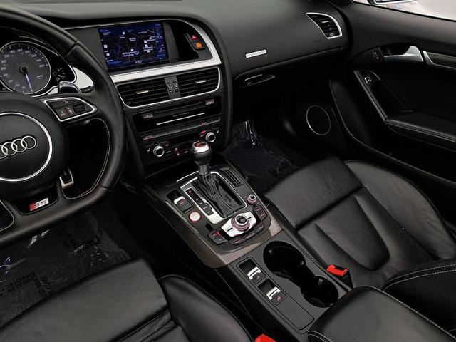 Photo of 2015 Daytona Gray Pearl Effect/Black Roof Audi S5