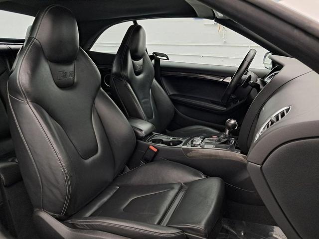 Photo of 2015 Daytona Gray Pearl Effect/Black Roof Audi S5