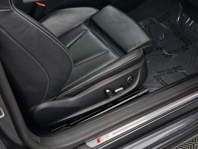 Photo of 2015 Daytona Gray Pearl Effect/Black Roof Audi S5