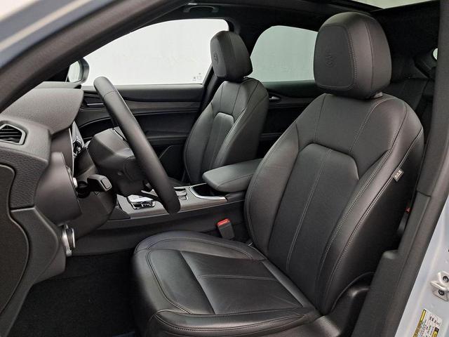 Photo of 2022 Moonlight Gray Metallic Alfa Romeo Stelvio