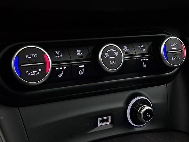 Photo of 2022 Moonlight Gray Metallic Alfa Romeo Stelvio