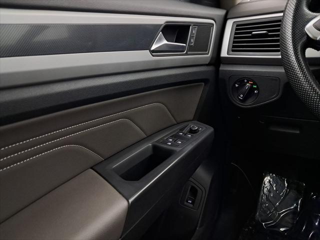 Photo of 2021 Pure White Volkswagen Atlas