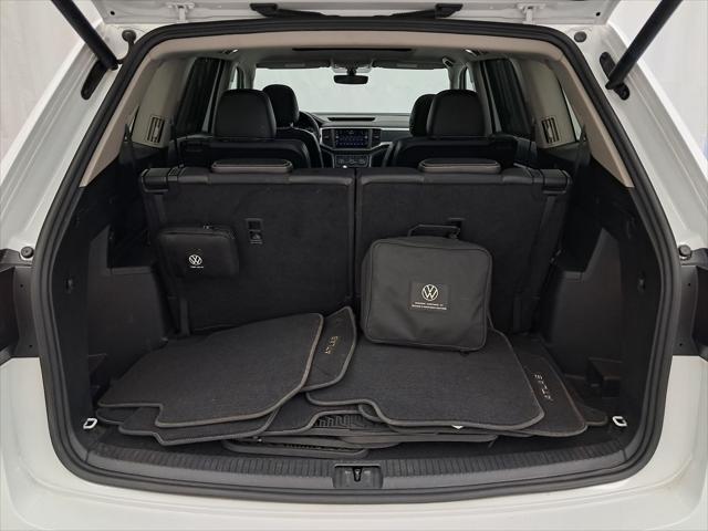 Photo of 2021 Pure White Volkswagen Atlas