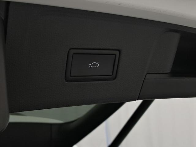 Photo of 2021 Pure White Volkswagen Atlas