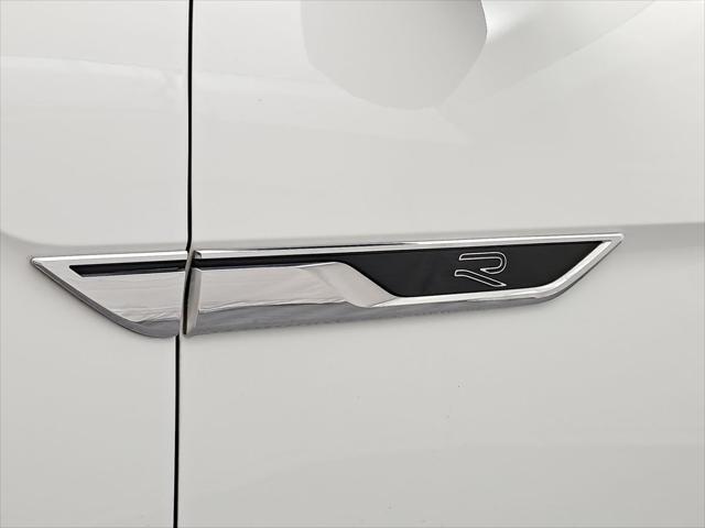 Photo of 2021 Pure White Volkswagen Atlas