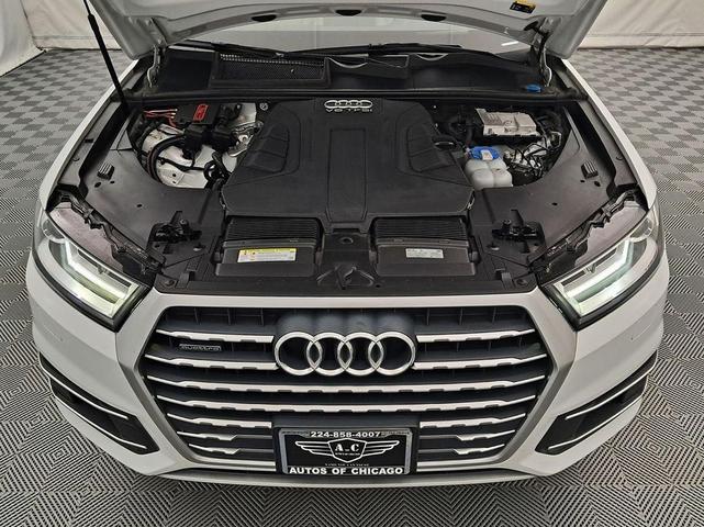 Photo of 2017 Glacier White Metallic Audi Q7