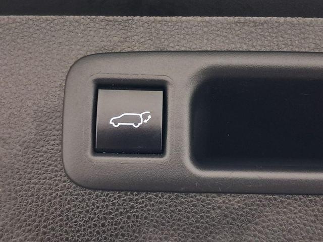 Photo of 2021 Celestial Silver Metallic Toyota Highlander