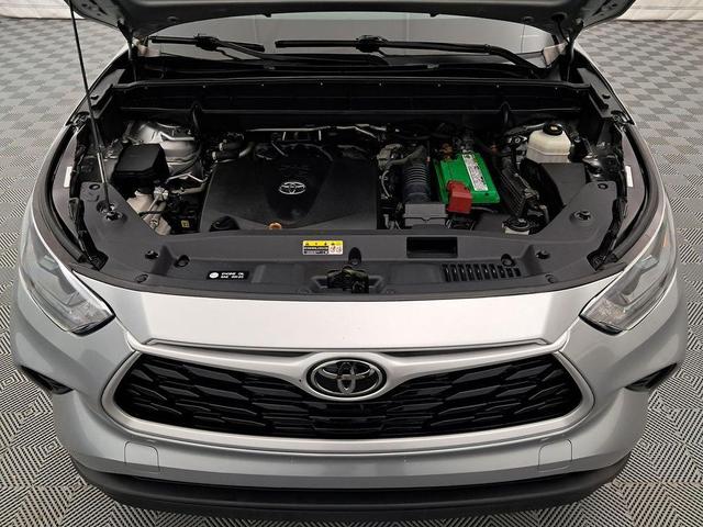 Photo of 2021 Celestial Silver Metallic Toyota Highlander