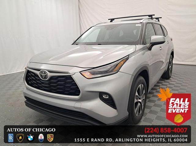 Photo of 2021 Celestial Silver Metallic Toyota Highlander