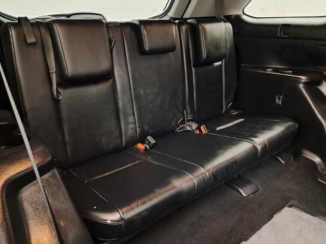 Photo of 2019 Blizzard Pearl Toyota Highlander
