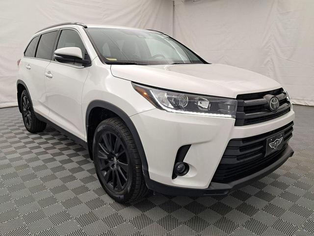 Photo of 2019 Blizzard Pearl Toyota Highlander
