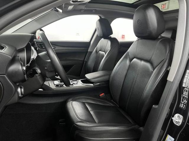 Photo of 2021 Vulcano Black Metallic Alfa Romeo Stelvio