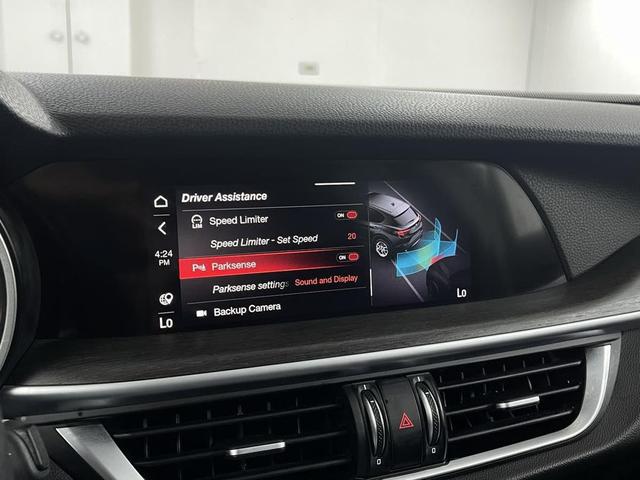 Photo of 2021 Vulcano Black Metallic Alfa Romeo Stelvio