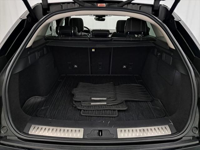 Photo of 2020 Narvik Black Land Rover Range Rover Velar