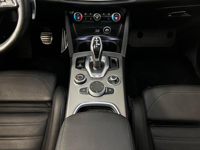 Photo of 2022 Vesuvio Gray Metallic Alfa Romeo Stelvio