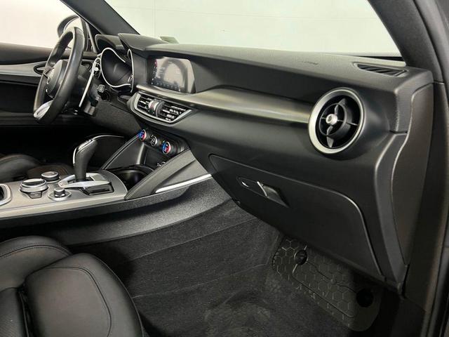Photo of 2022 Vesuvio Gray Metallic Alfa Romeo Stelvio