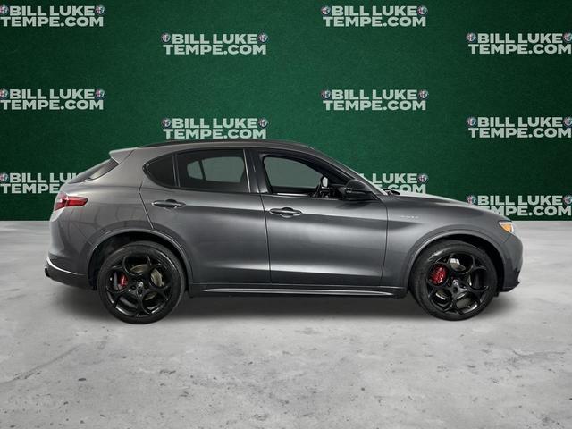 Photo of 2022 Vesuvio Gray Metallic Alfa Romeo Stelvio