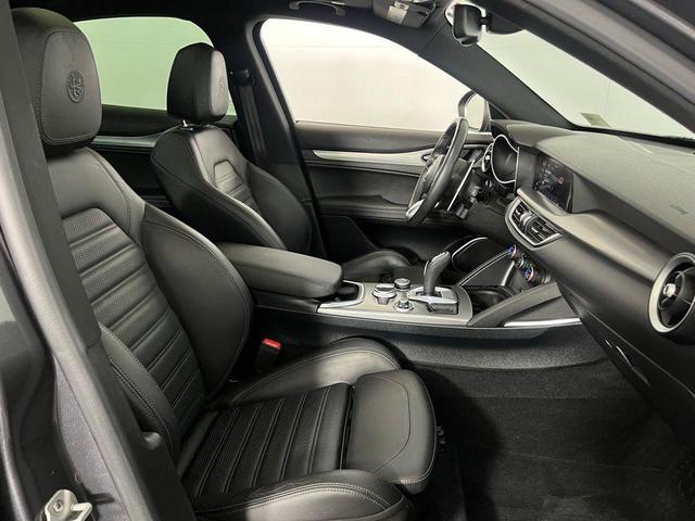 Photo of 2022 Vesuvio Gray Metallic Alfa Romeo Stelvio