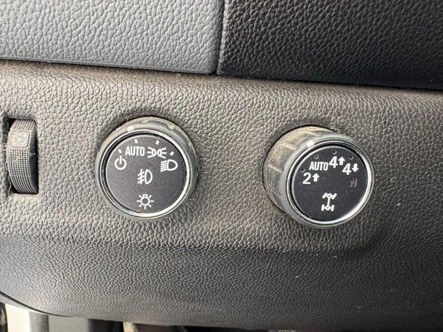 Photo of 2017 Summit White Chevrolet Colorado
