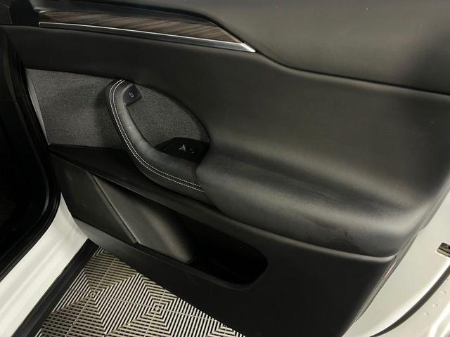 Photo of 2023 Pearl White Multi Tesla Model X