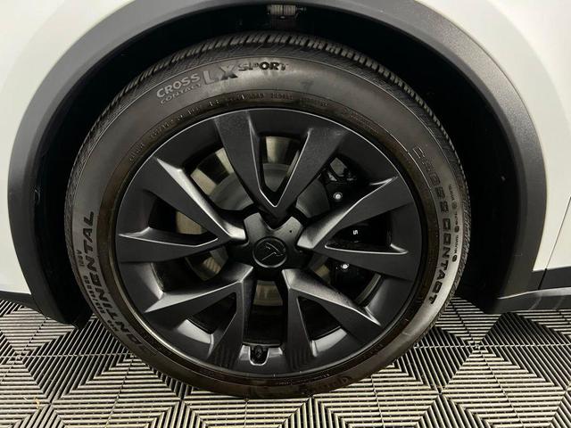 Photo of 2023 Pearl White Multi Tesla Model X