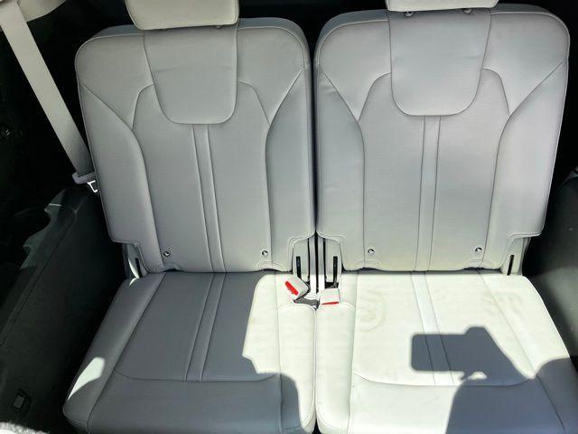 Photo of 2024 Ebony Black Kia Sorento