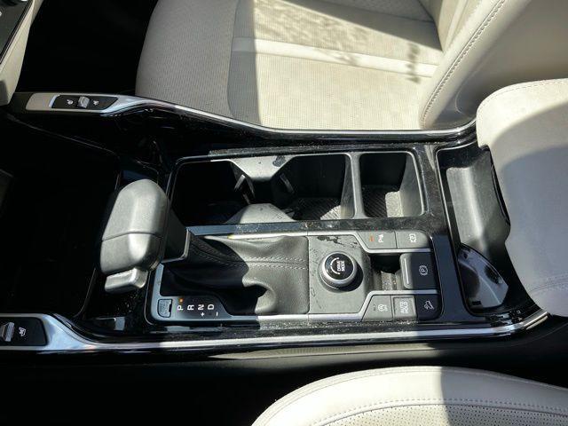 Photo of 2024 Ebony Black Kia Sorento