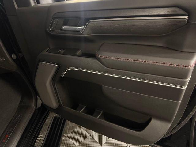 Photo of 2024 Onyx Black GMC Sierra 2500