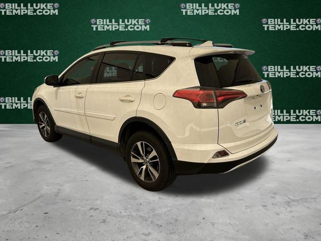 Photo of 2018 Super White Toyota RAV4
