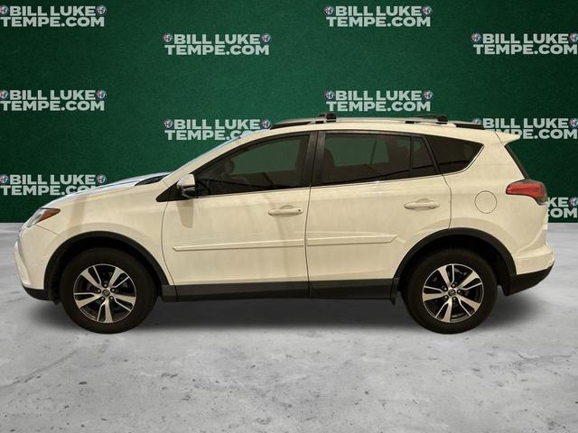 Photo of 2018 Super White Toyota RAV4