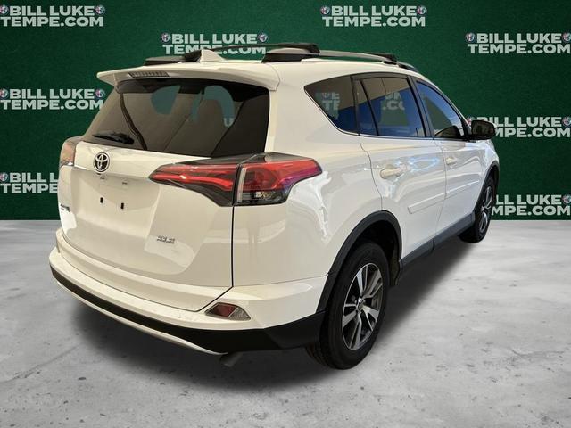 Photo of 2018 Super White Toyota RAV4