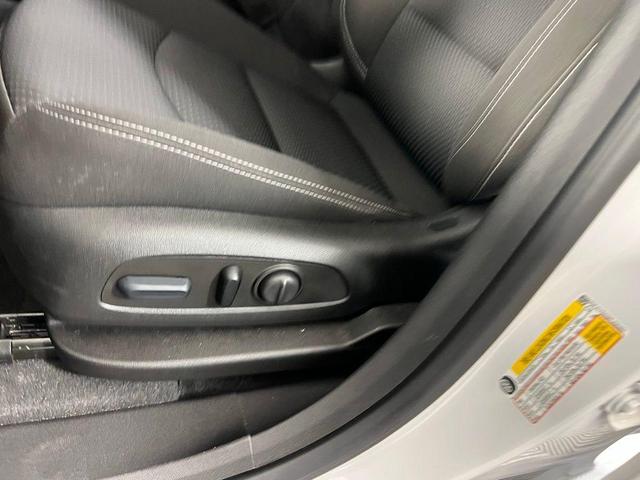 Photo of 2023 Summit White GMC Terrain